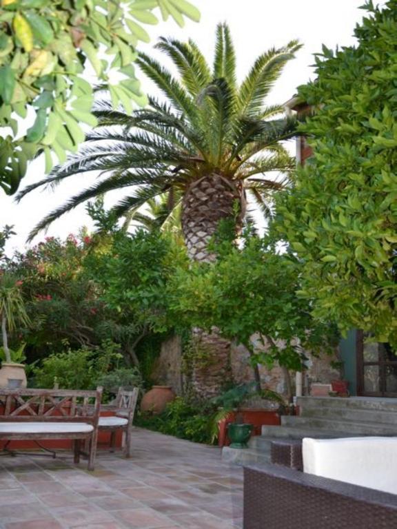 مبيت وإفطار سالس-ليه-شاتو Casa Montes المظهر الخارجي الصورة