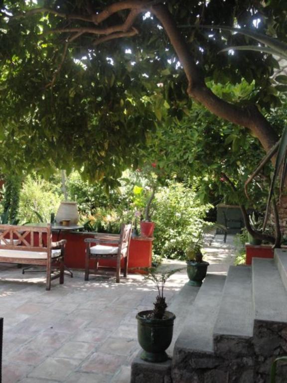مبيت وإفطار سالس-ليه-شاتو Casa Montes المظهر الخارجي الصورة