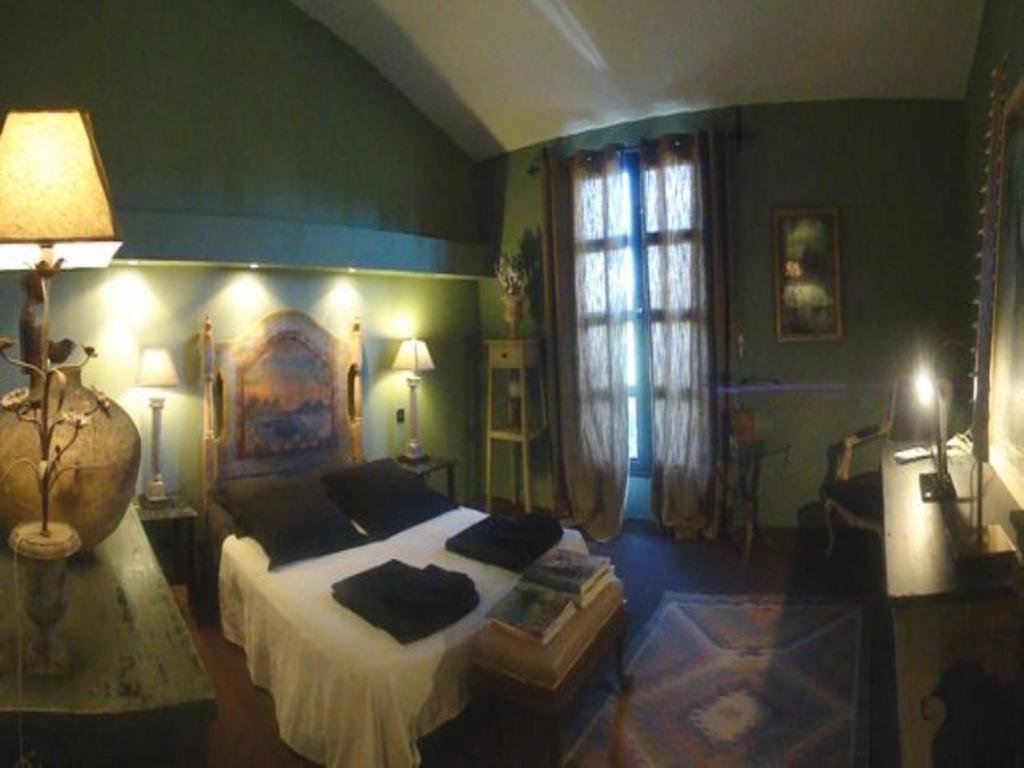 مبيت وإفطار سالس-ليه-شاتو Casa Montes المظهر الخارجي الصورة
