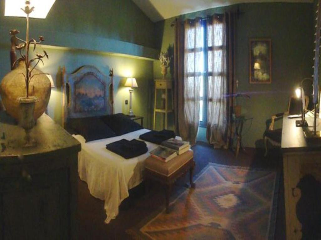 مبيت وإفطار سالس-ليه-شاتو Casa Montes الغرفة الصورة