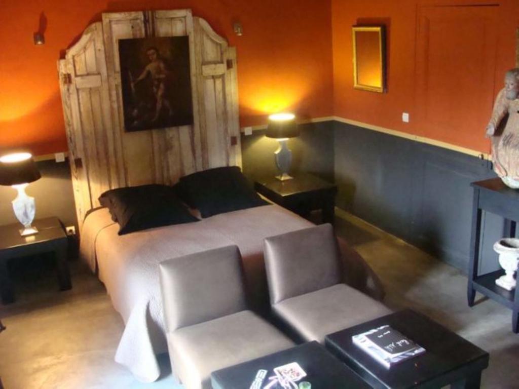 مبيت وإفطار سالس-ليه-شاتو Casa Montes الغرفة الصورة