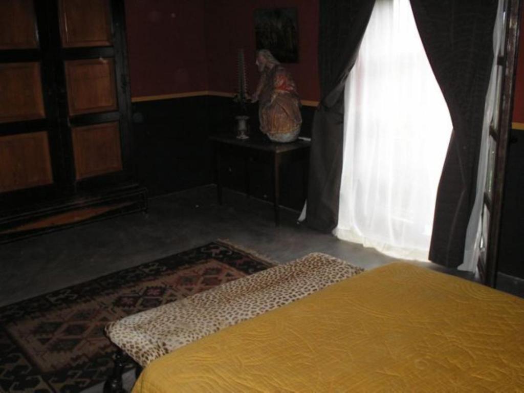 مبيت وإفطار سالس-ليه-شاتو Casa Montes الغرفة الصورة